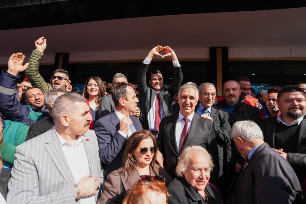 Manisa Büyükşehir Belediyesi’nden işçilere zam!