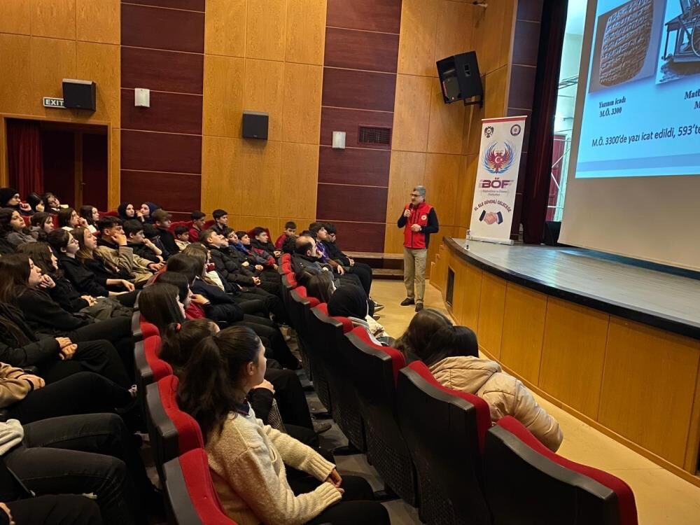 Uşak'ta ‘Gençlik ve Güvenli Gelecek' projesi