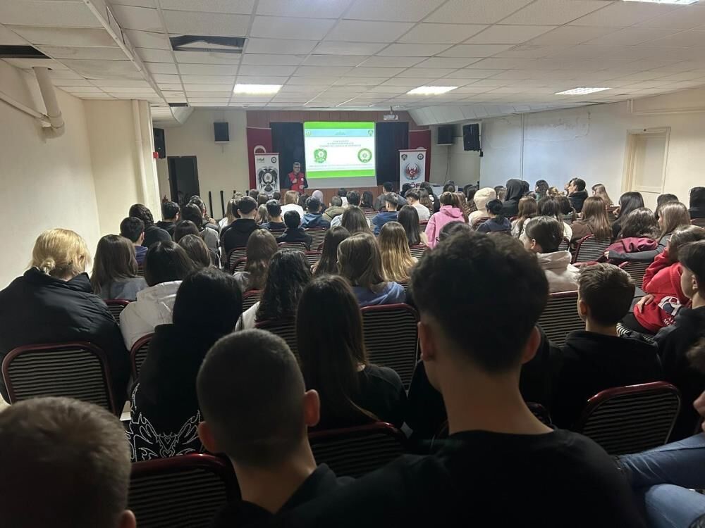 Uşak'ta ‘Gençlik ve Güvenli Gelecek' projesi