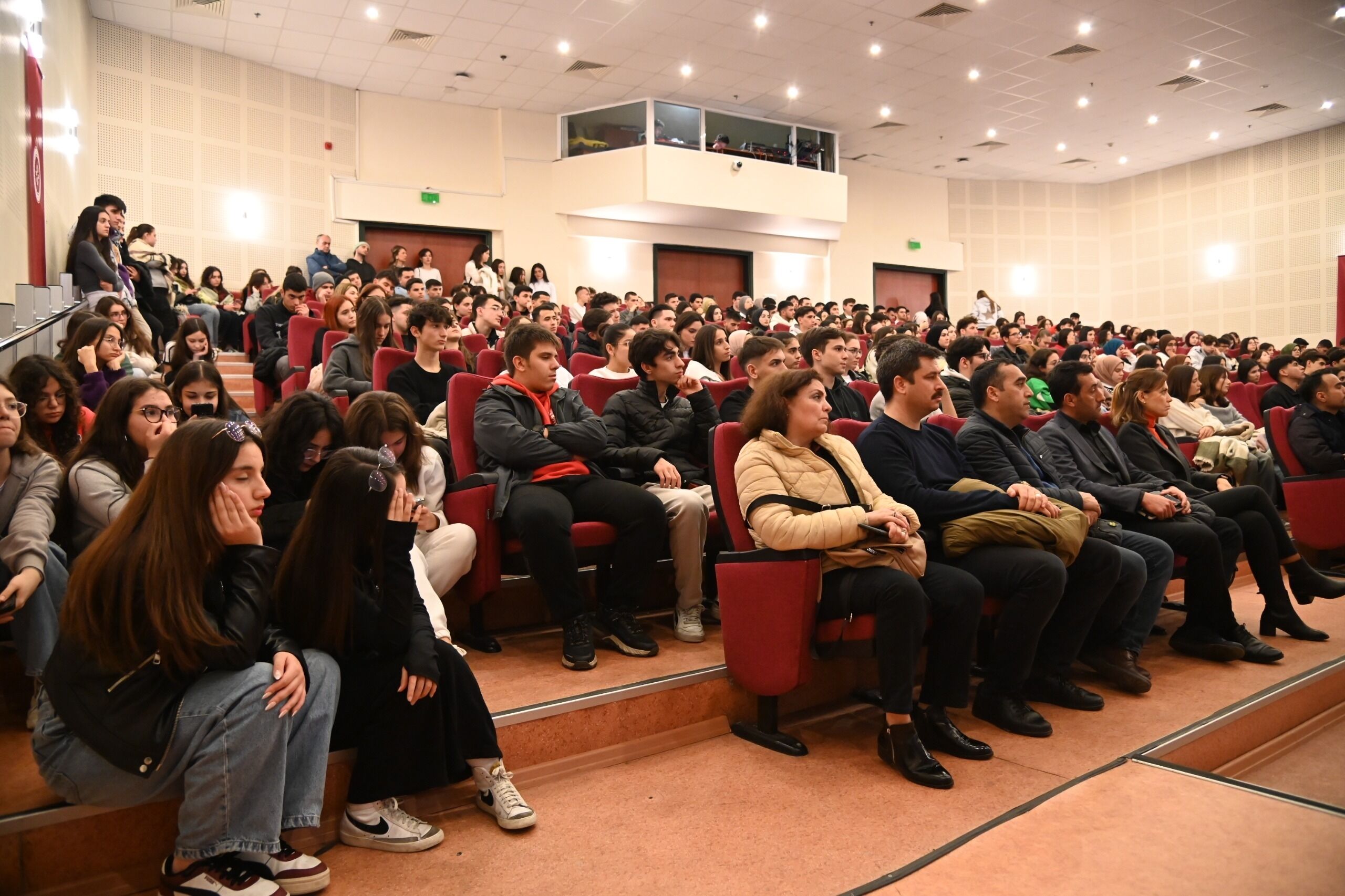 Mabem Öğrencileri İyte'de Rektör Baran Ile Buluştu! (1)