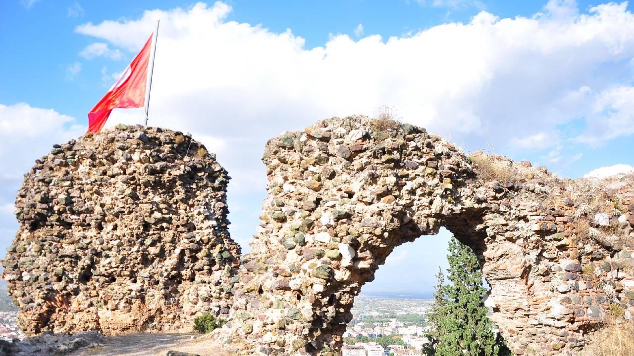 manisa'nın tarihi yerleri
