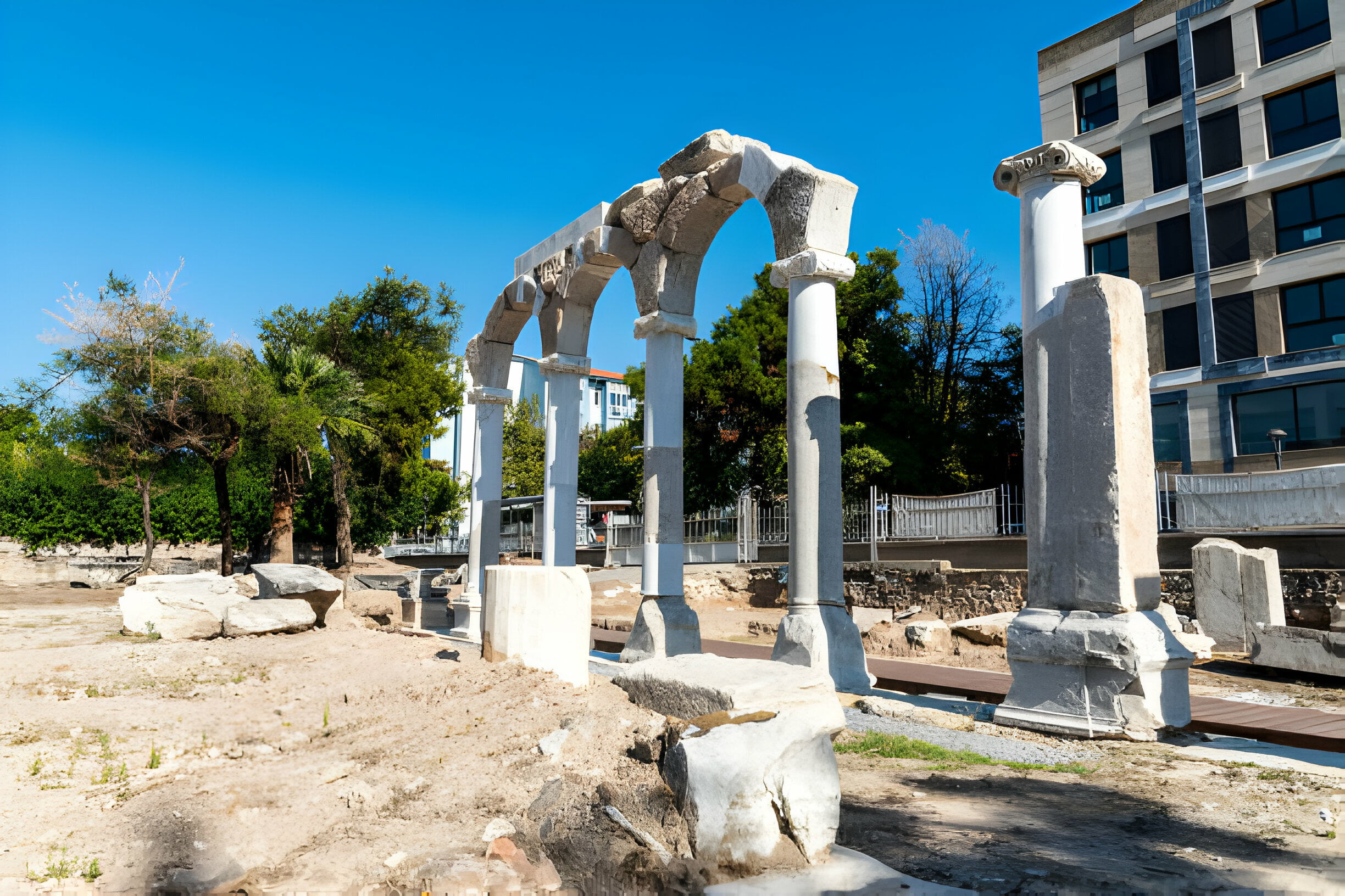 manisa'nın tarihi yerleri