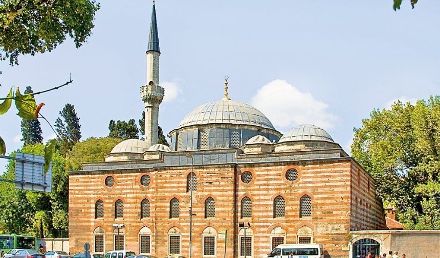 İstanbul'un en güzel camisi hangisi Sinan Paşa Camii