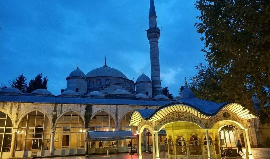 İstanbul'un en güzel camisi hangisi Sokullu Mehmet Paşa Camii