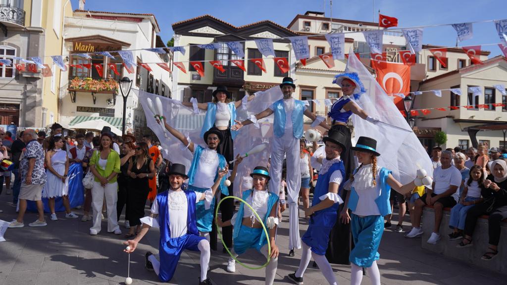 Çeşme Festivali Akdeniz temasıyla büyük bir coşkuyla başladı4