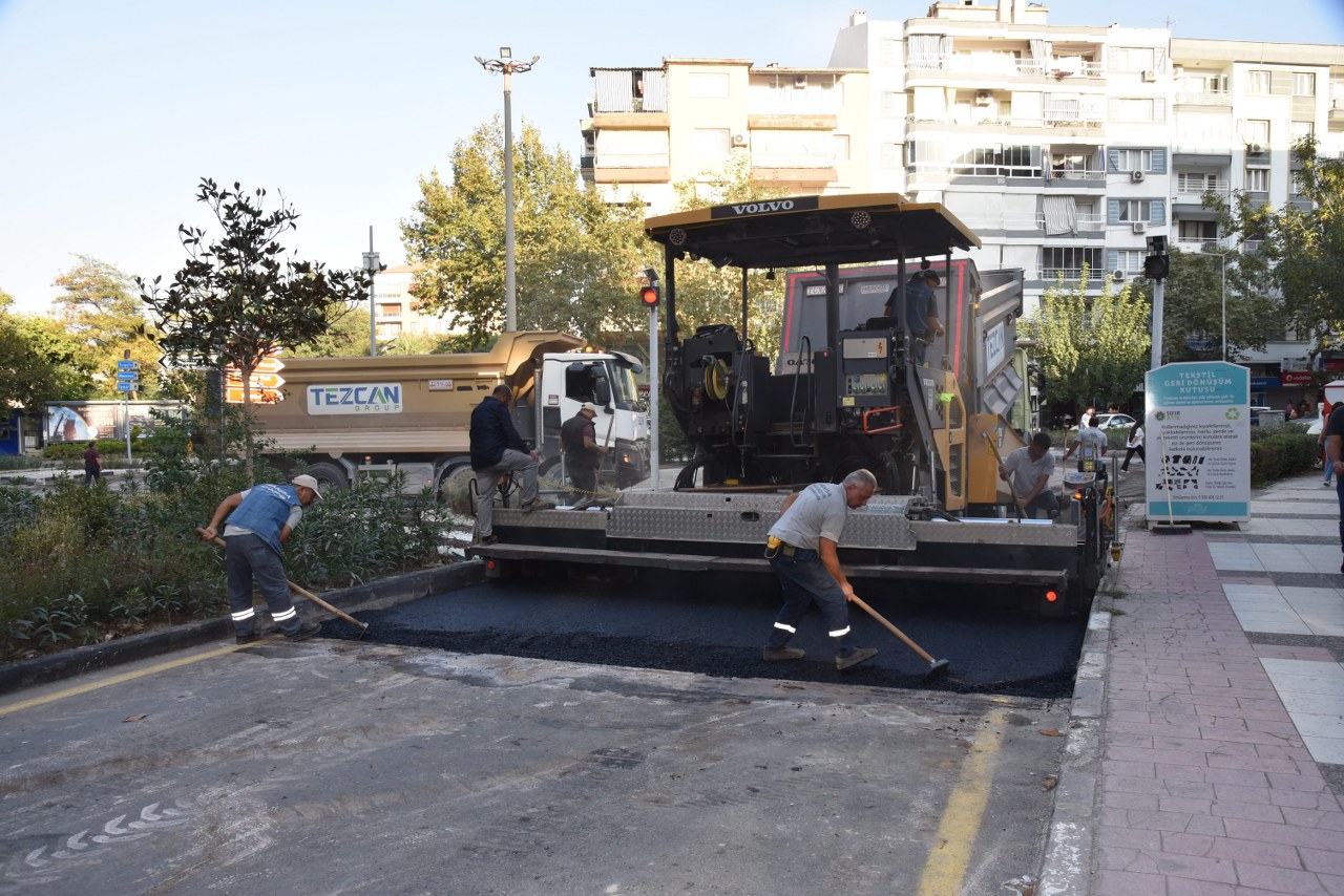 Büyükşehir’den Asfaltta Pazar Mesaisi (7)