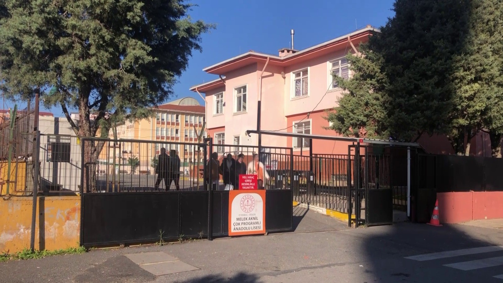 Lisede Bıçaklı Yaralama (1)