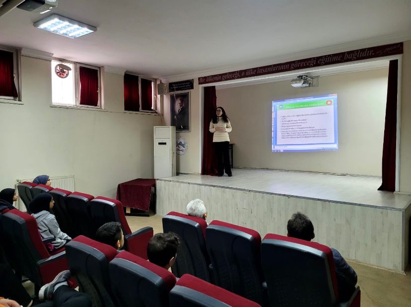 MABEM’den Öğrencilere ‘Verimli Ders Çalışma ve Zaman Yönetimi’ Semineri (8)