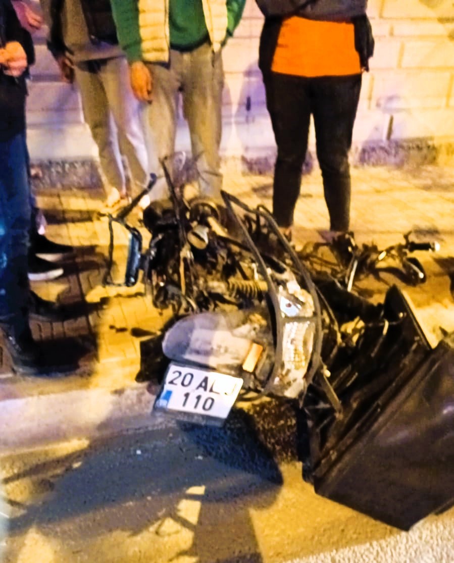 Denizli'de Motokurye Öldü, Sebep Olan Firar Etti (4)