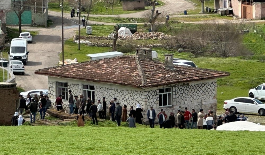 Diyarbakır'da Oy Verme Sırasında Silahlı Kavgada Çok Sayıda Yaralı (3)