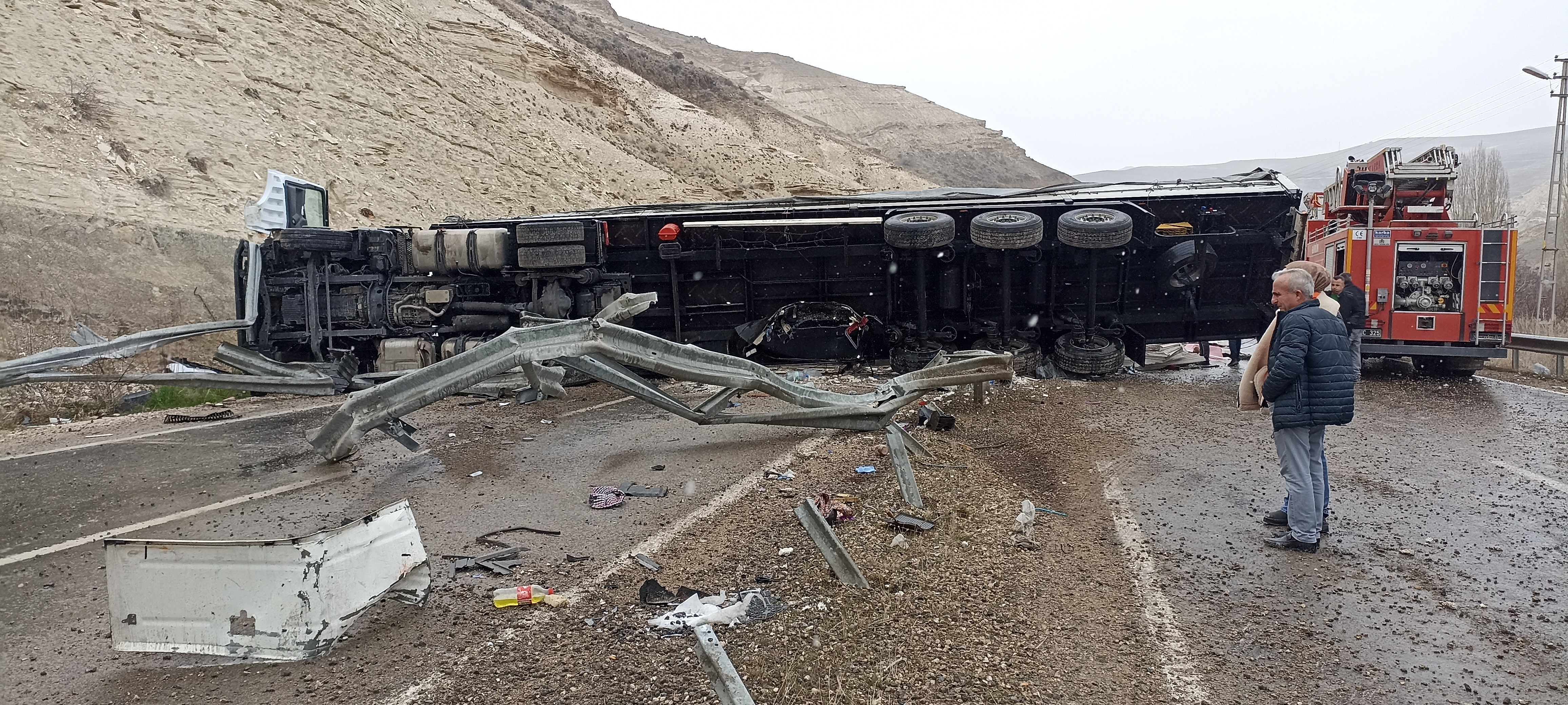 Feci Kaza 1 Ölü, 4 Yaralı (2)