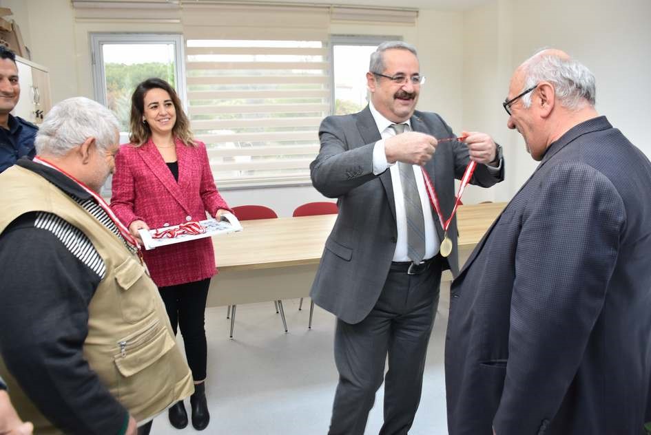 Salihli'de Yaşlılar Hünerlerini Sergiledi (4)