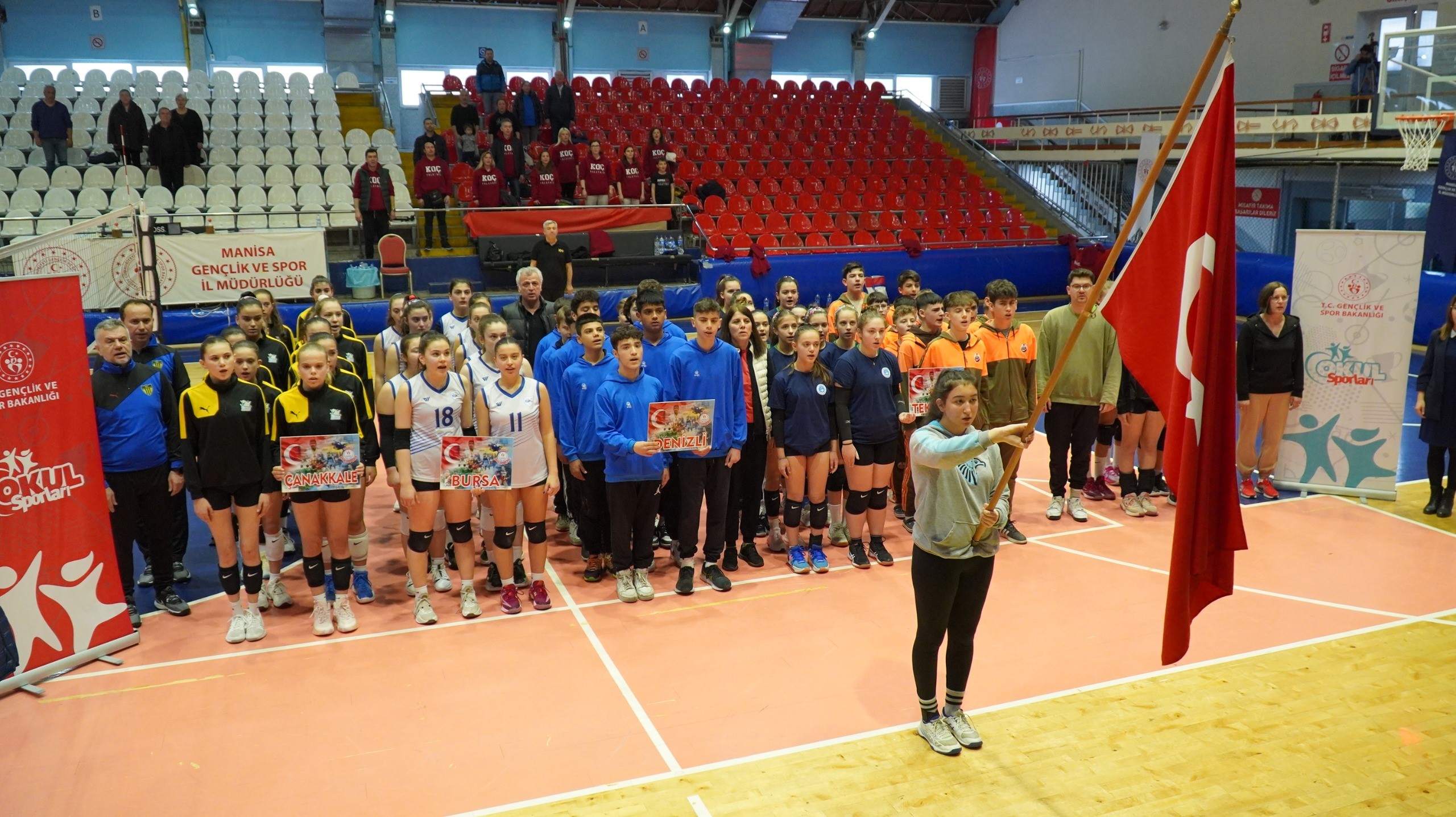 Yıldızlar Kız Ve Erkek Voleybol Yarı Final Müsabakaları Büyük Ilgi Gördüü (4)