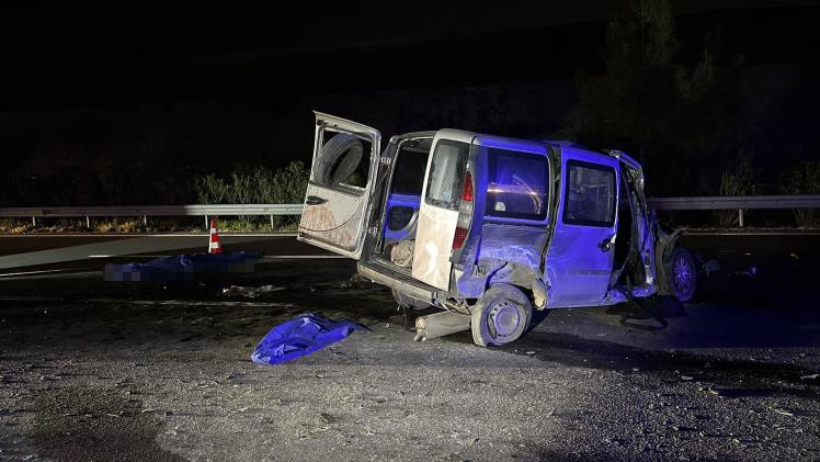 3 aracın karıştığı zincirleme kazada 2 kişi can verdi
