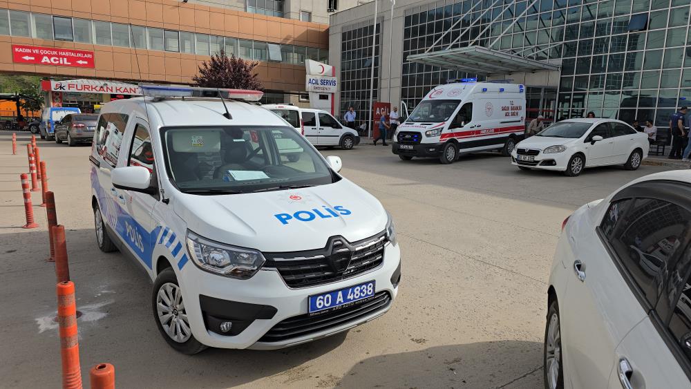 Tokat'ta minibüsün altında kalan çocuk hayatını kaybetti