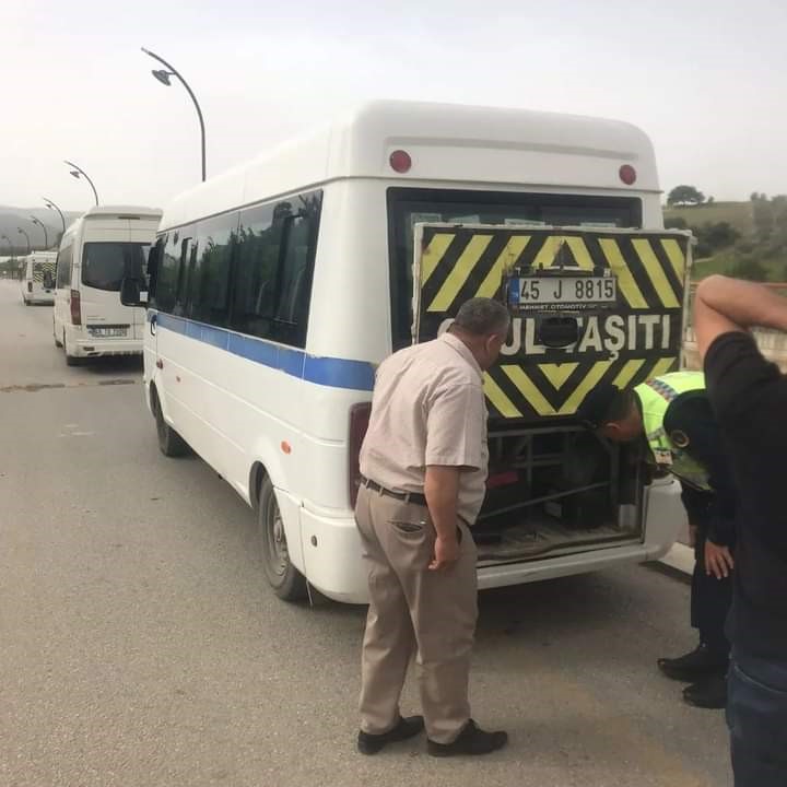 Sarıgöl'de okul servis araçları denetlendi-2