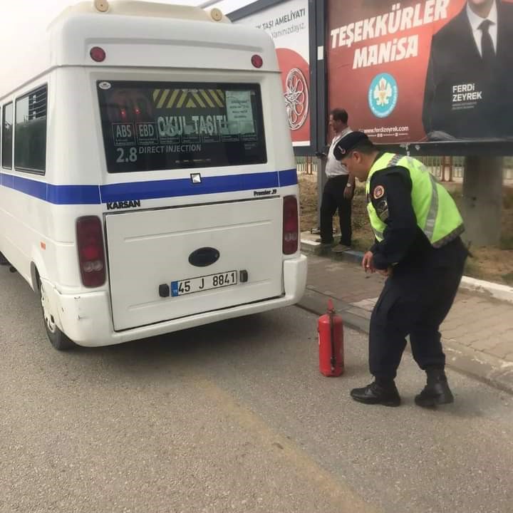 Sarıgöl'de okul servis araçları denetlendi-3