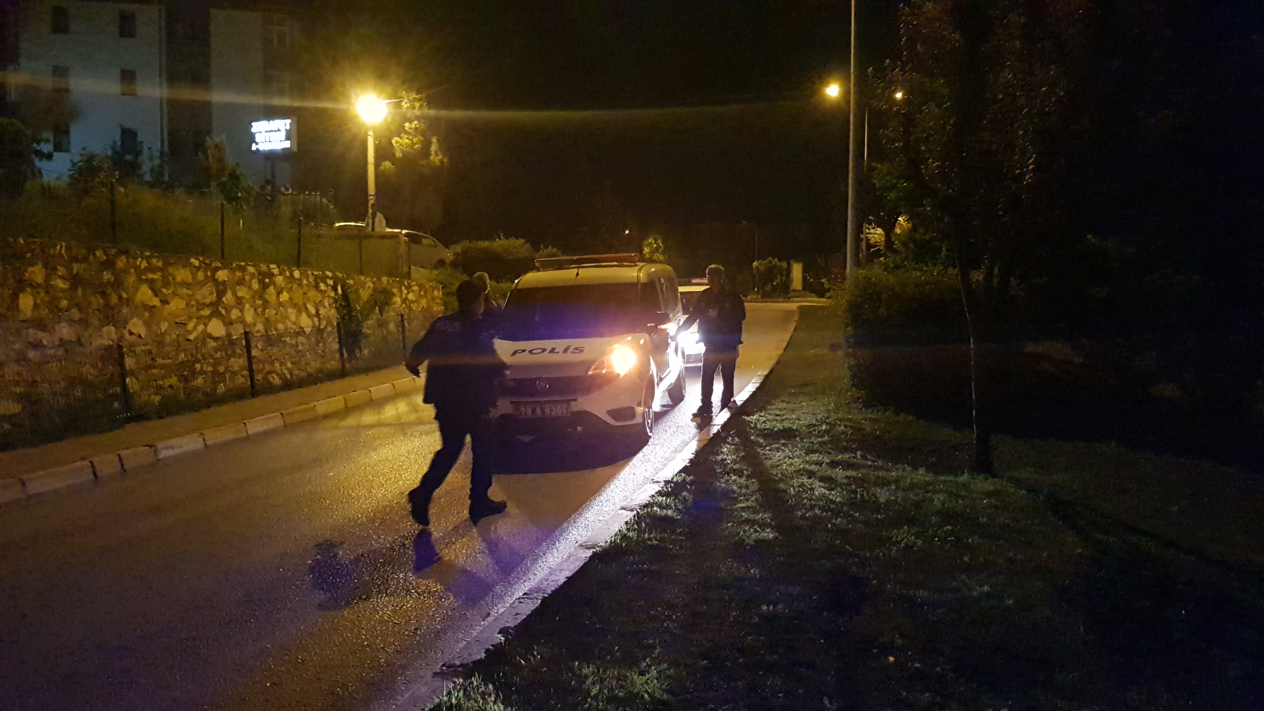 Dur Ihtarına Uymayan Araçtaki Kızlar Polise Zor Anlar Yaşattı (3)