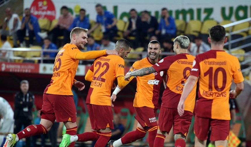 Galatasaray'da Transfer Dönemi Hareketli Geçiyor Veda Eden 3 Futbolcu Kim (1)