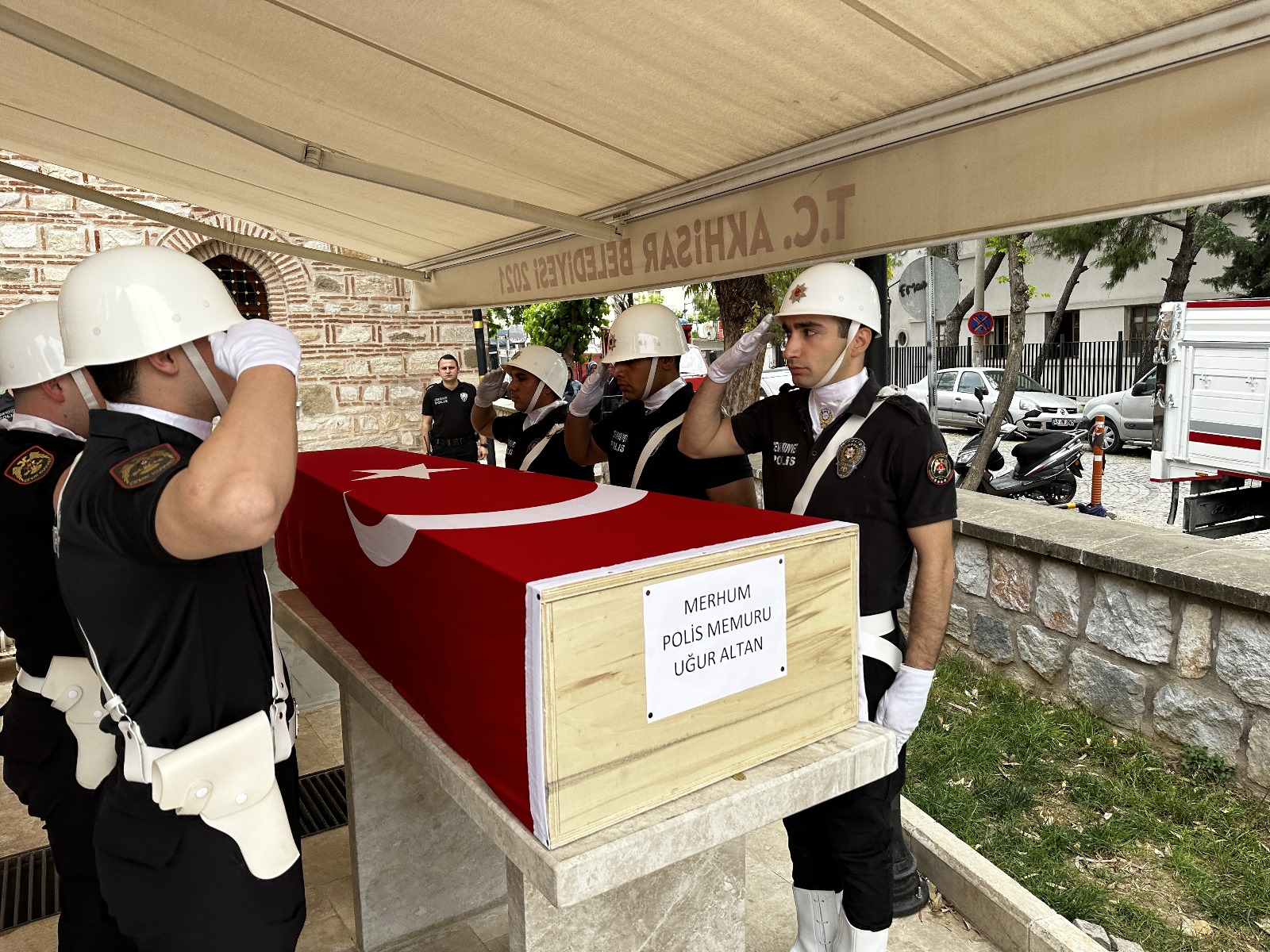 Manisalı Polis Son Yolculuğuna Uğurlanndı (3)