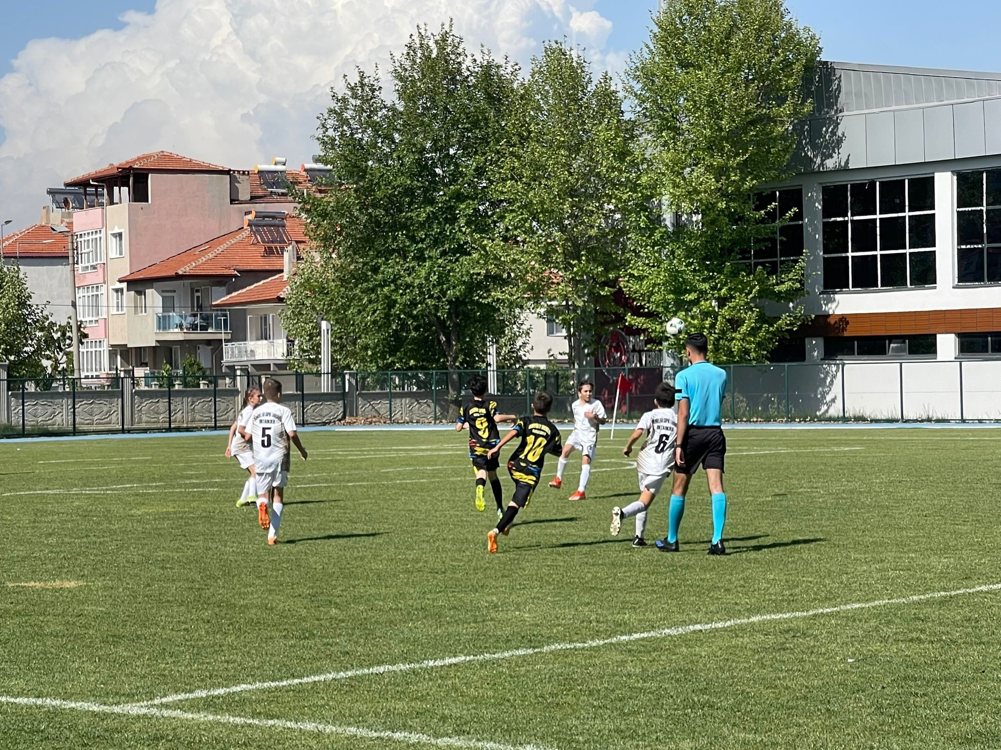 ‘Okul Sporları Küçük Erkekler Futbol Şampiyonası’nın Çeyrek Final Manisa'da Düzenlendi (2)