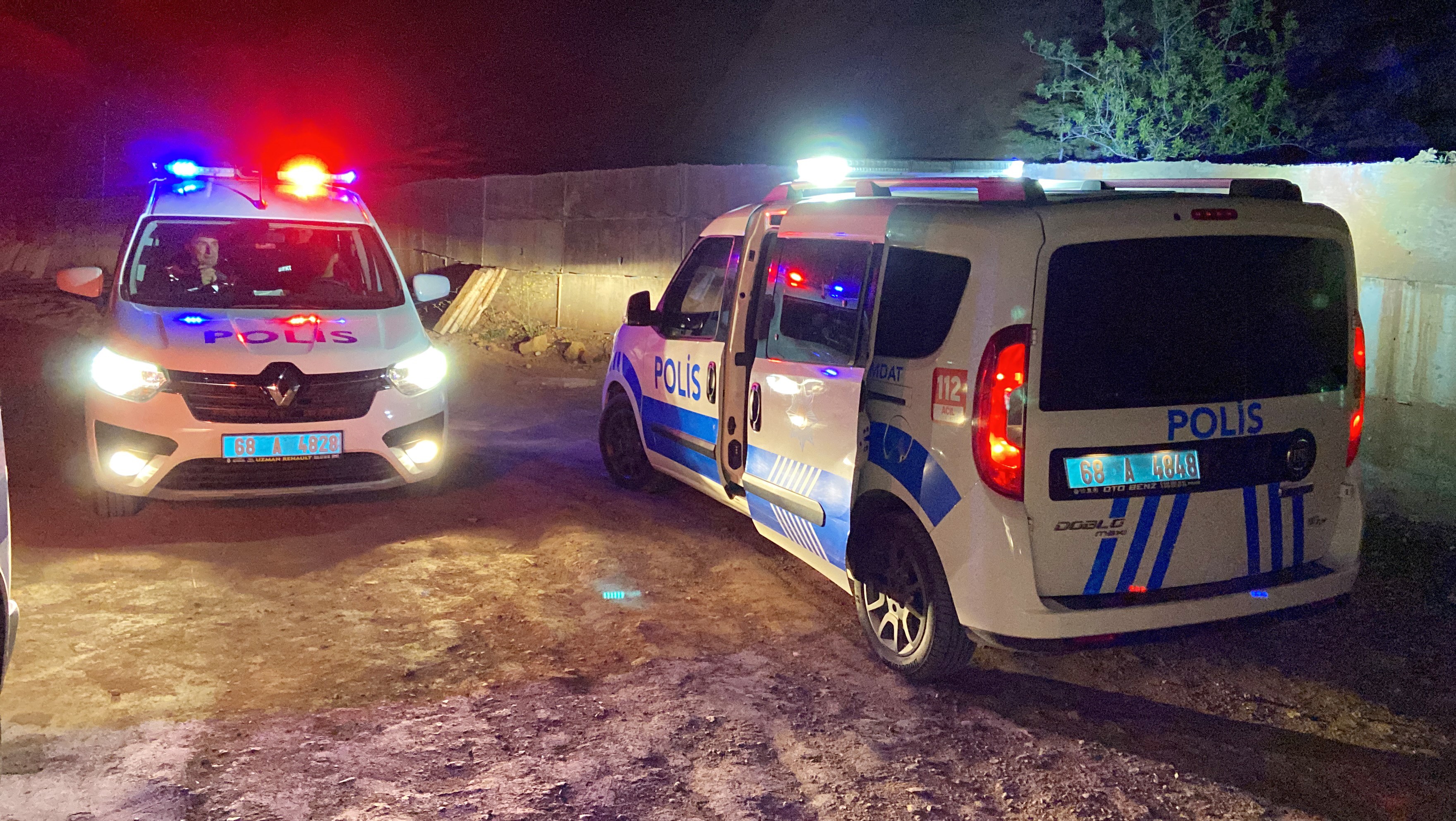 Ölen Borçlusunun Mezarını Açtı, Mezarı Ateşe Verip Cesedi Yakmak Istedi (2)