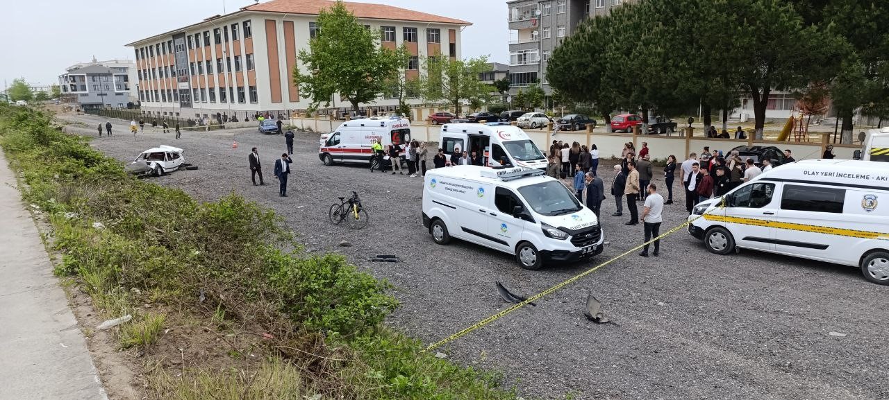 Tofaş Marka Otomobil Yayaya Çarptı (5)
