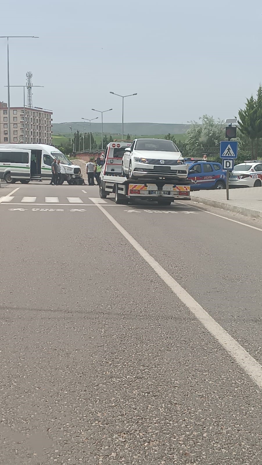 Yolcu Minibüsü Ile Otomobil Çarpıştı 7 Kişi Yaralandı (2)