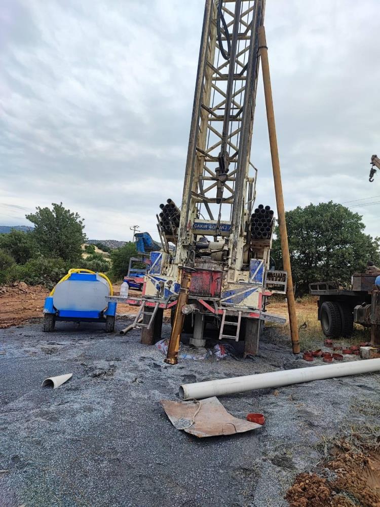Salihli'de jandarma izinsiz sondaj yapana göz açtırmadı