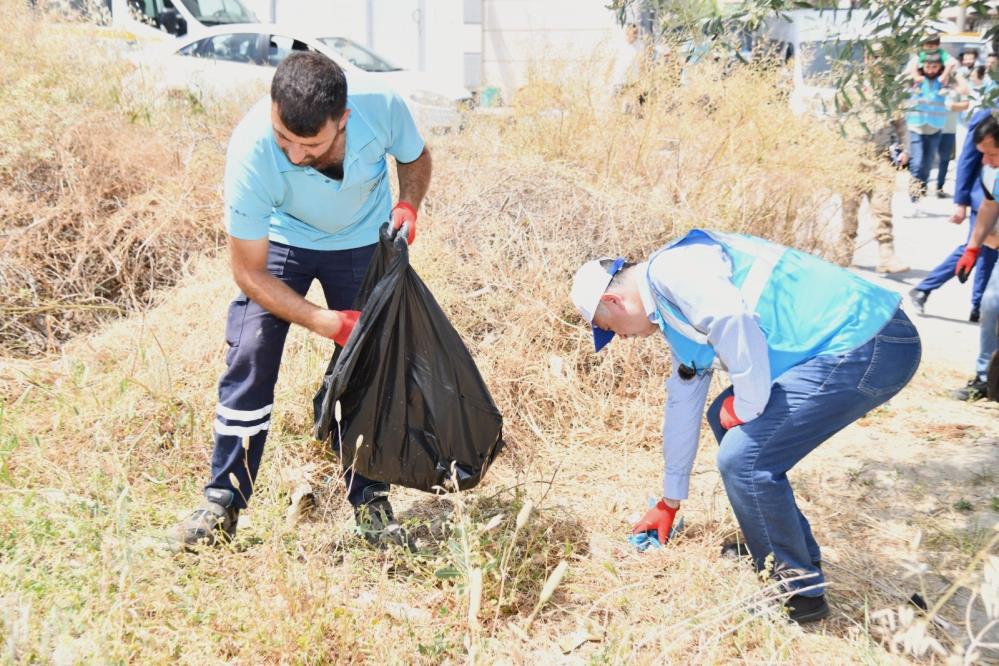 Yunusemre'de temizlik seferberliği Muradiye'de devam Ediyor