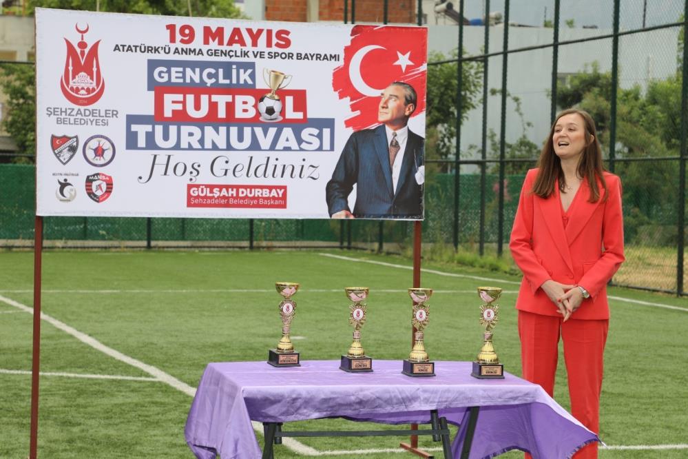 Şehzadeler'de Gençlik Futbol Turnuvası'nda şampiyon belli oldu!-1