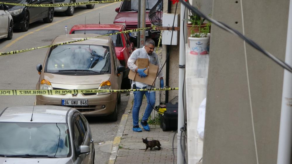 İki çöp konteynerinde parçalanmış erkek cesedi bulundu-1