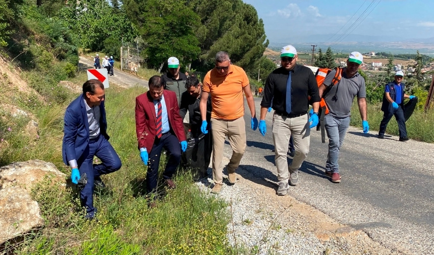 Alaşehir'de Ormanları Korumak Için Çevre Temizliği Yaptılar (2)