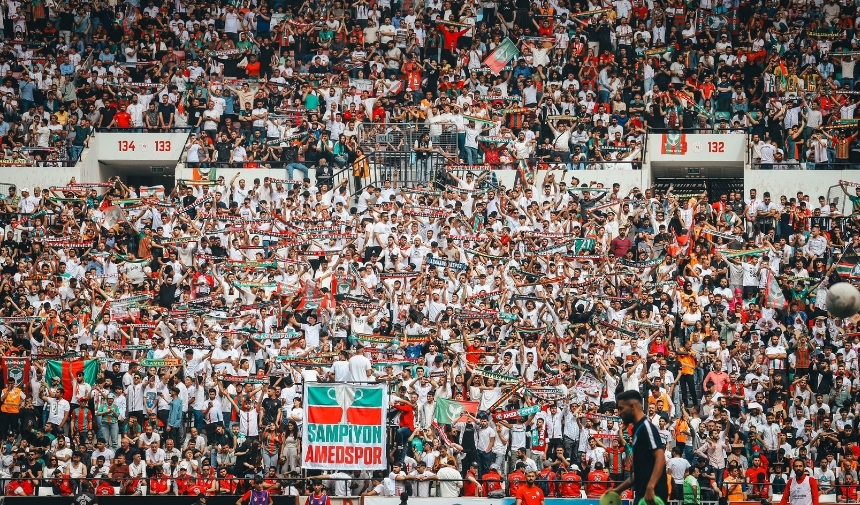 Amedspor'un Yükselişi! Şampiyonluk Coşkusu Diyarbakır'ı Sarıyor 1