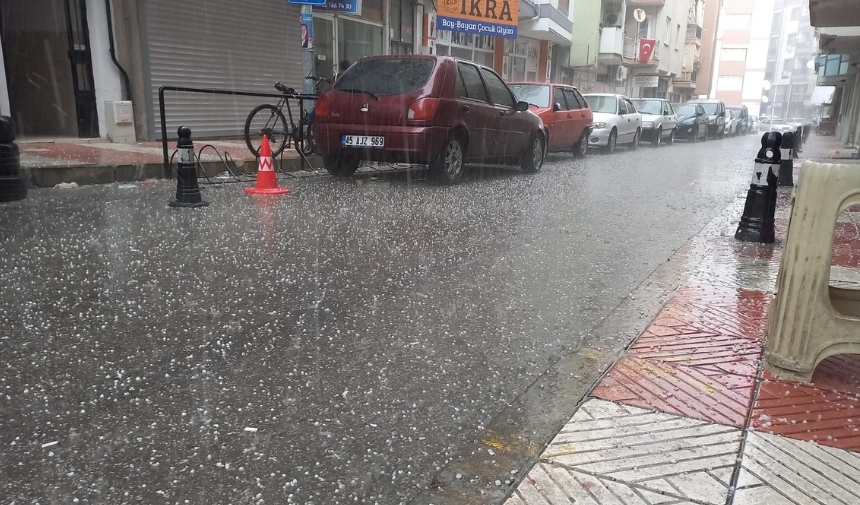 Manisa'da Dolu Yağışı Etkili Oldu! (3)