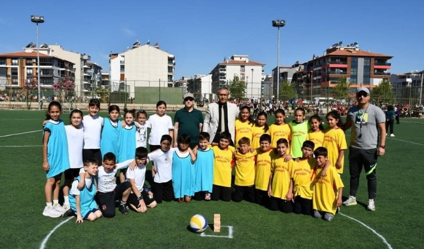 Salihli'de Minikler Geleneksel Oyunlar Ile Eğlendi! (2)