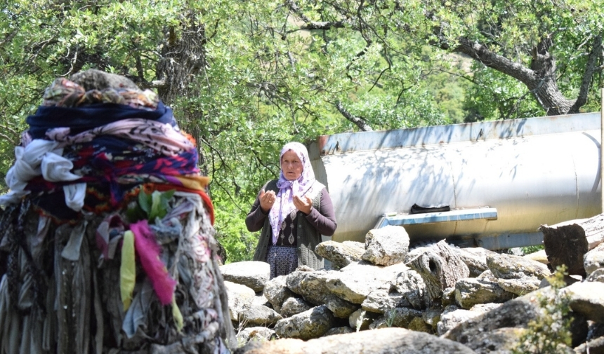 Sarıgöl'de Bolluk Ve Bereket Için 35 Adak Kesildi! (2)