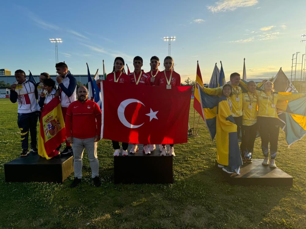 Türk sporcularından tarihi başarı