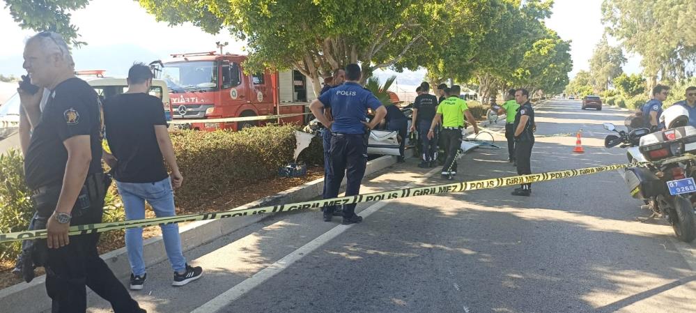 Trafik kazası bir aileyi hayattan kopardı