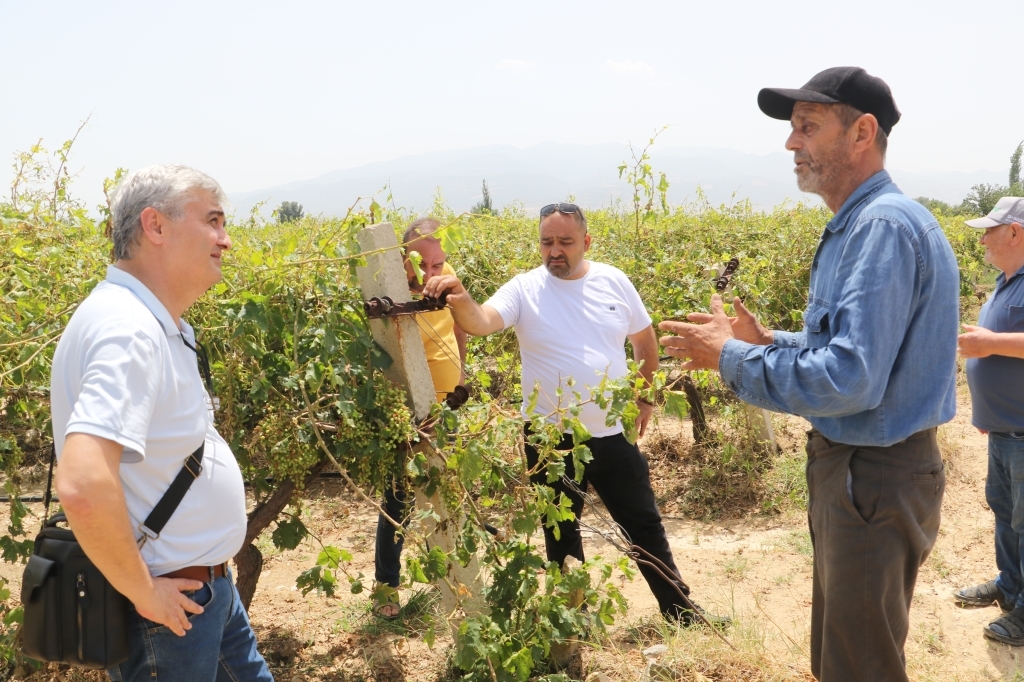 Manisa Büyükşehir üreticinin yanında