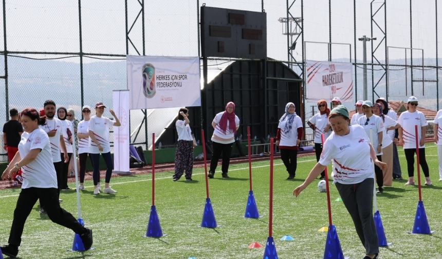 Manisa'da Spor Etkinliğine Kadınlardan Yoğun Ilgi! (3)