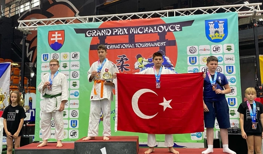 Manisalı Judocular Slovakya'dan Madalyalar Ile Döndü! (1)