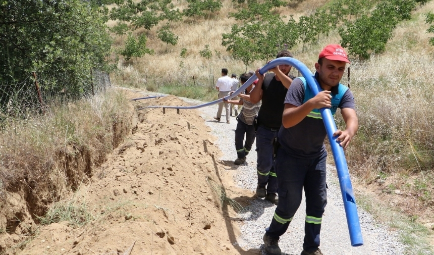 Salihli'de Içme Suyu Hattı Onarılıyor! (1)