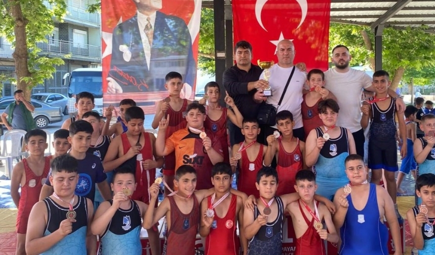 Yunusemreli Güreşçiler Denizli'de Manisa'nın Gururu Oldu! (3)