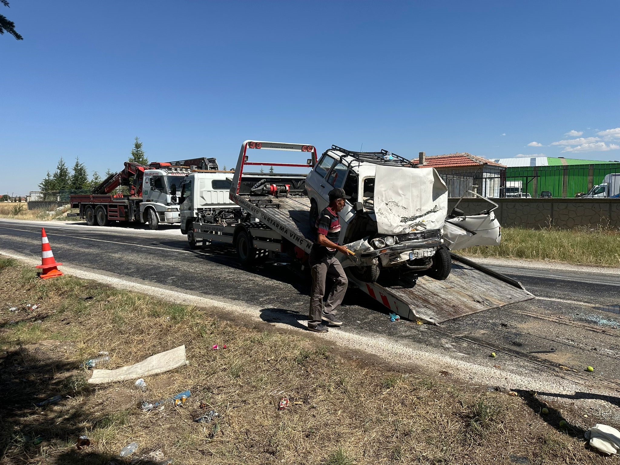 Afyonkarahisar'da feci kaza: 2 ölü 1 yaralı