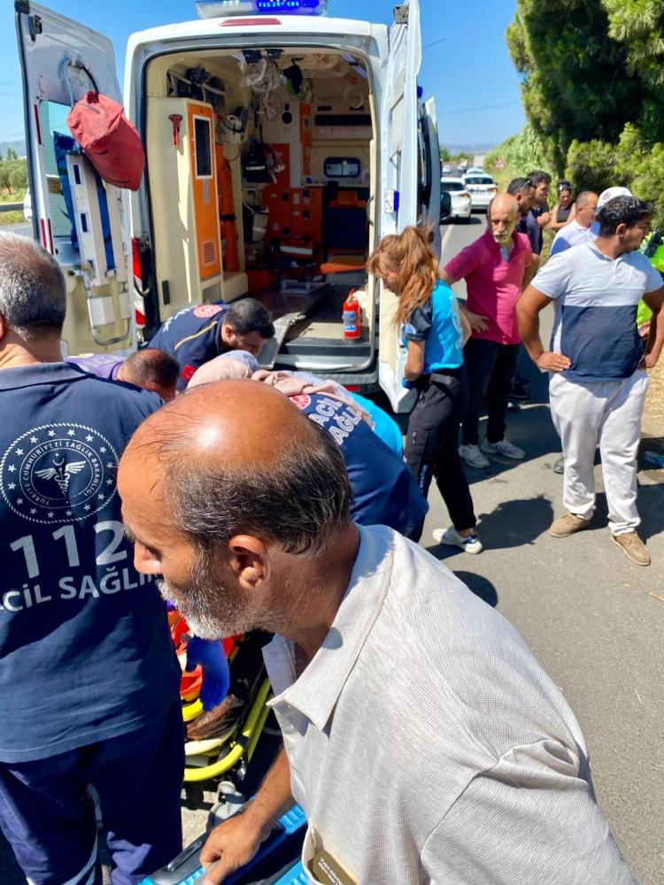 Aydın'da otomobil şarampole devrildi: 3 yaralı