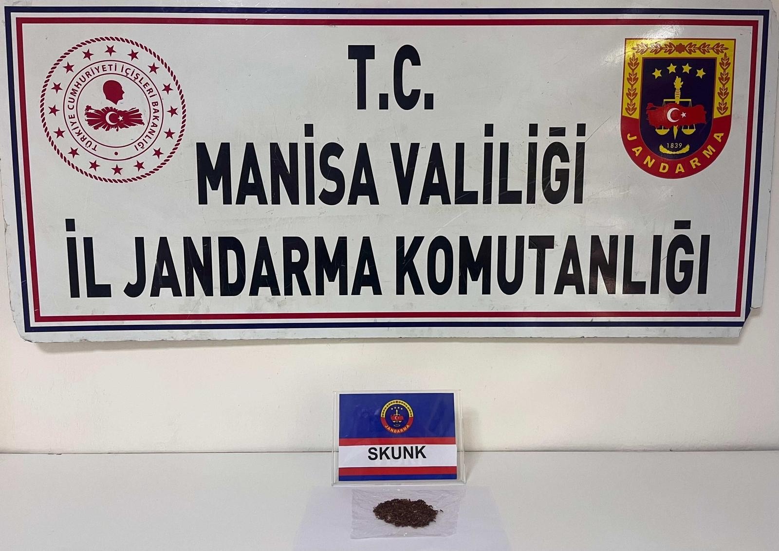 Manisa'da uyuşturucu operasyonu: 4 kişi gözaltına alındı!