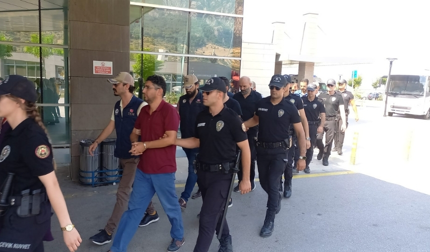 Mani̇sa'da Fetö Operasyonu 9 Gözalti (6)