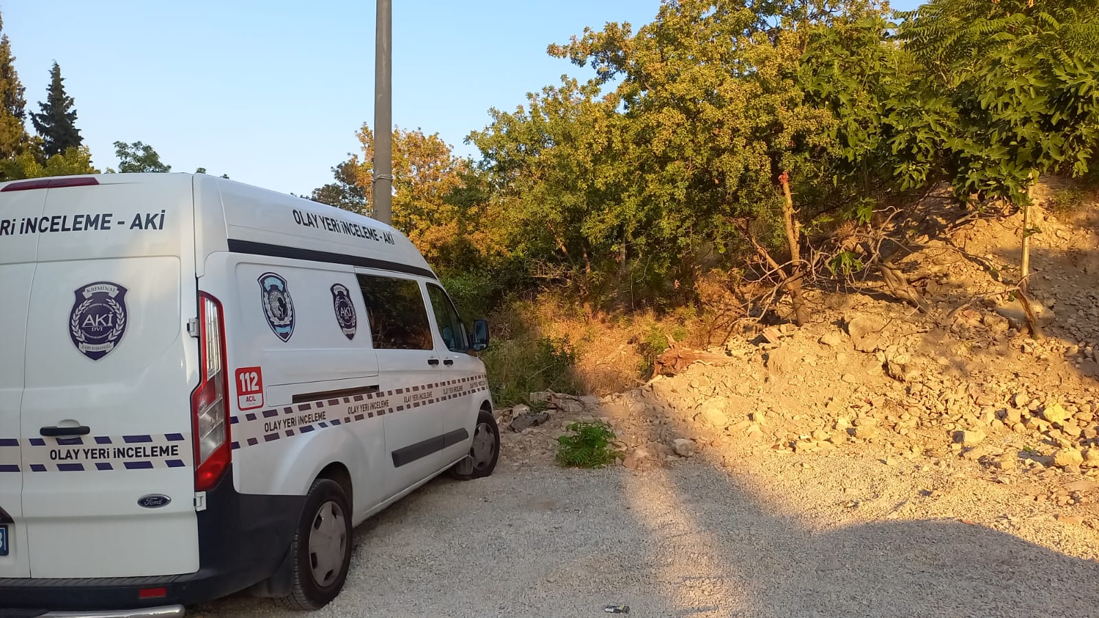 Manisa'da Kendi Kafasına Ateş Açan Kişi Ağır Yaralandı-2