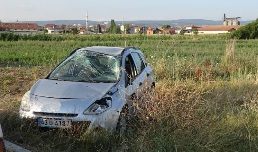 Otomobi̇l Tarlaya Uçtu! (5)